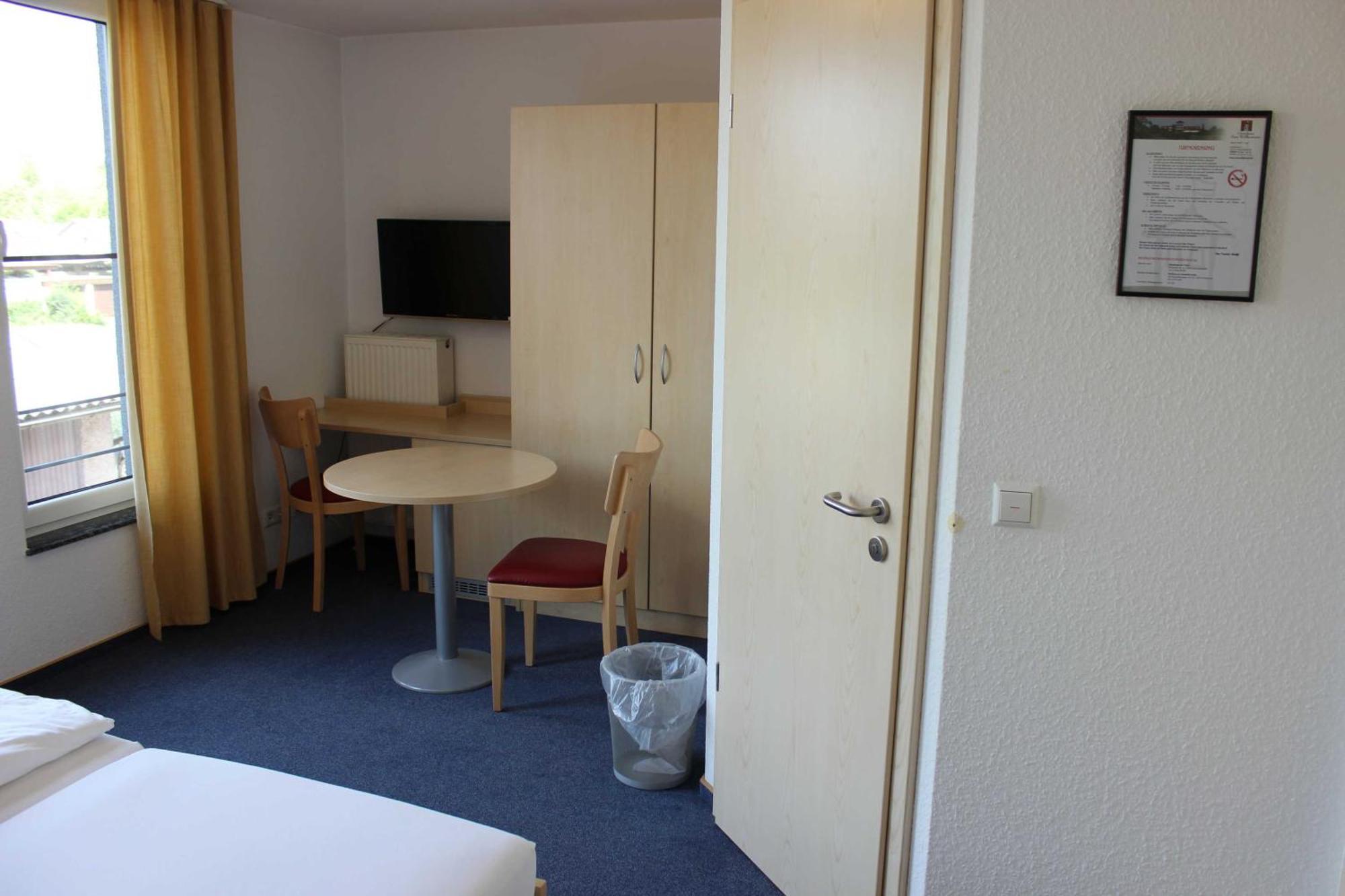 Gaestehaus Zum Wolffenturm Lehrensteinsfeld Pokoj fotografie